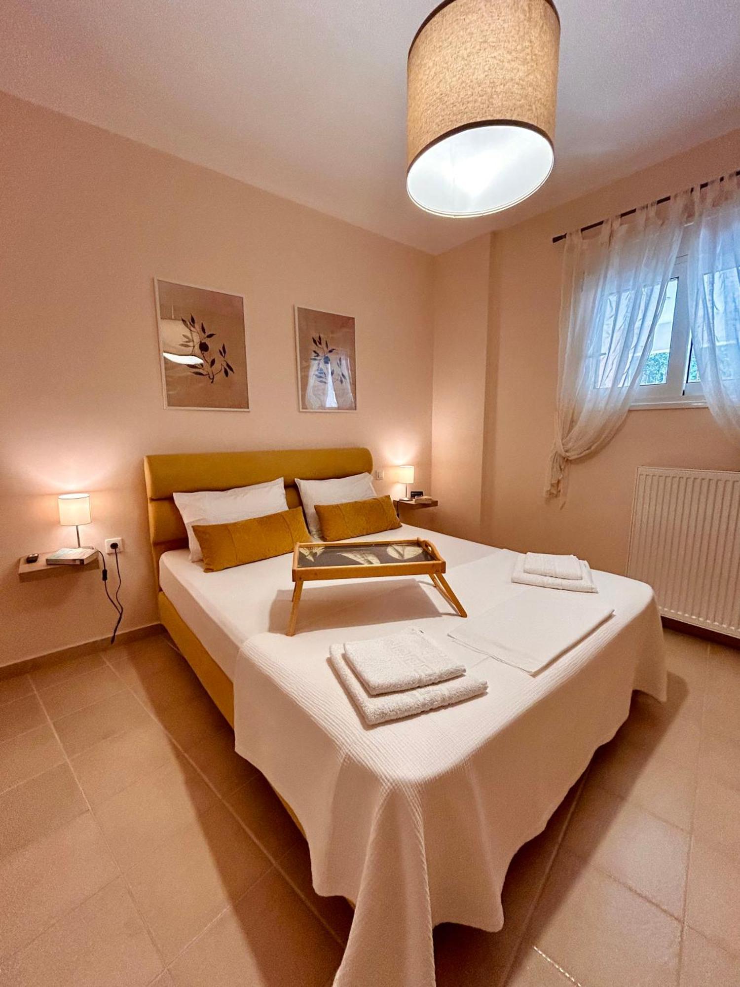 Feel at Home - Kalamata - Near the center Bagian luar foto